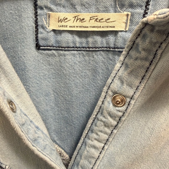 We The Free Light Blue Denim Top - Picture 4 of 4